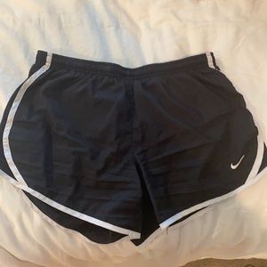 Black Nike shorts (kids)